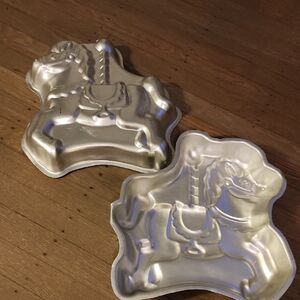 Wilson Vintage 1990 Cast Alum Carousel Horse Cake Mold Pans (2)